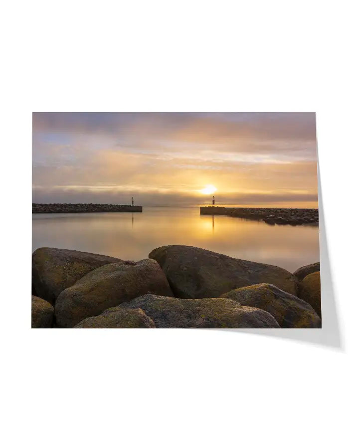 Hafenmole im Sonnenaufgang