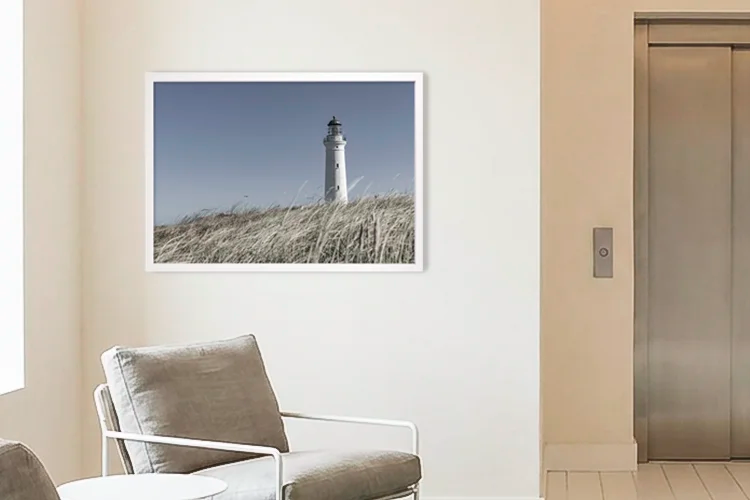 Nordische Verbudnenheit – Gäste sehen und spüren auch in Wartebereichen im Hotel, wo sie gerade zu Gast sind.