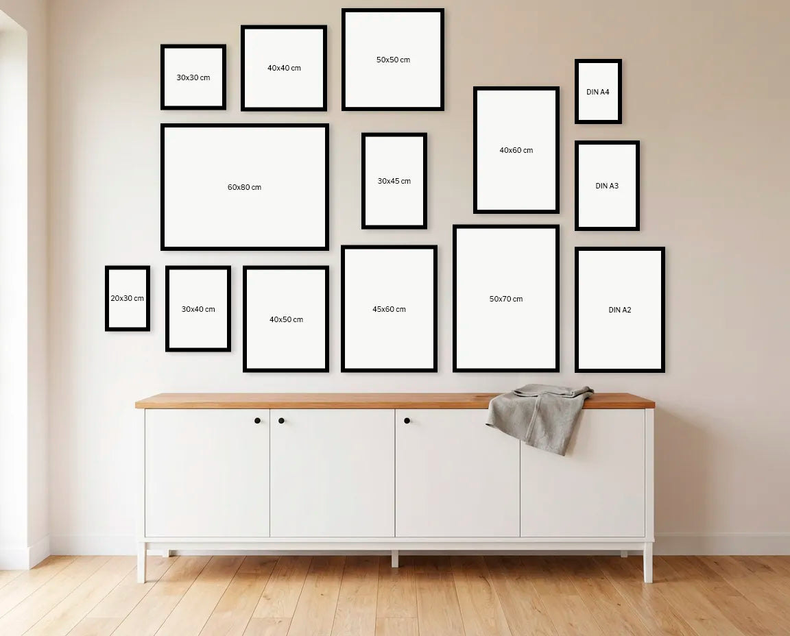 Alle Rahmengrößen auf einen Blick. Erhältlich bei nordaevn in Weiß oder Schwarz lackiert sowie in Eiche natur.
