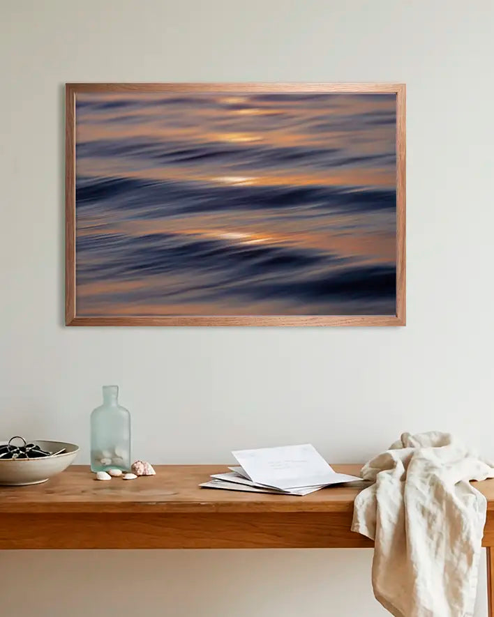 Wellen in goldenem Schein