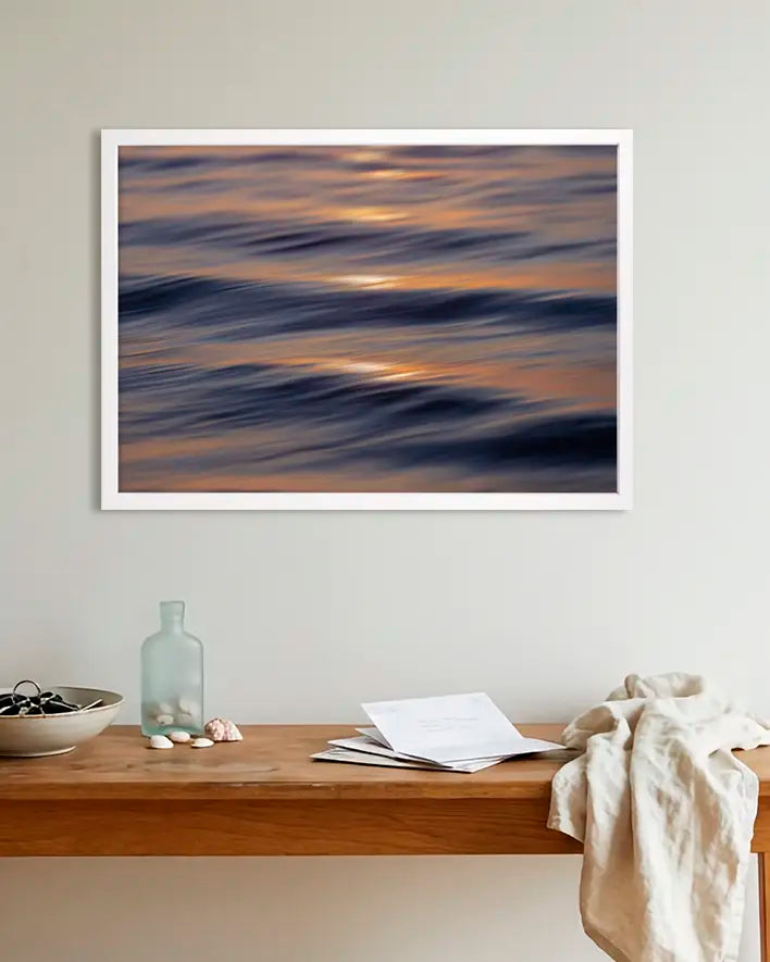 Wellen in goldenem Schein