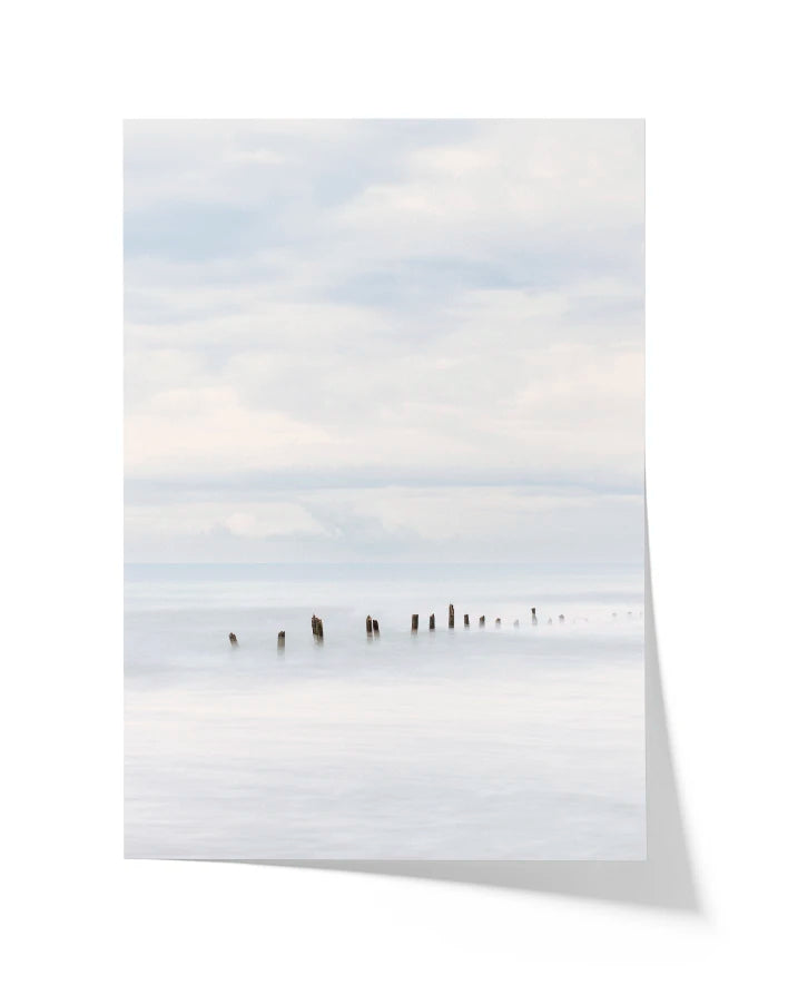 Wellenbrecher im Meer